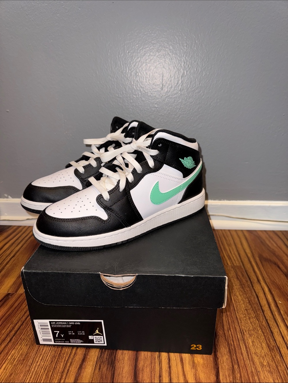 Nike Kids Mid-Top Sneakers in White, Black & Mint
